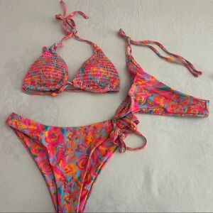 Multicoloured bikini set with adjustable straps size small